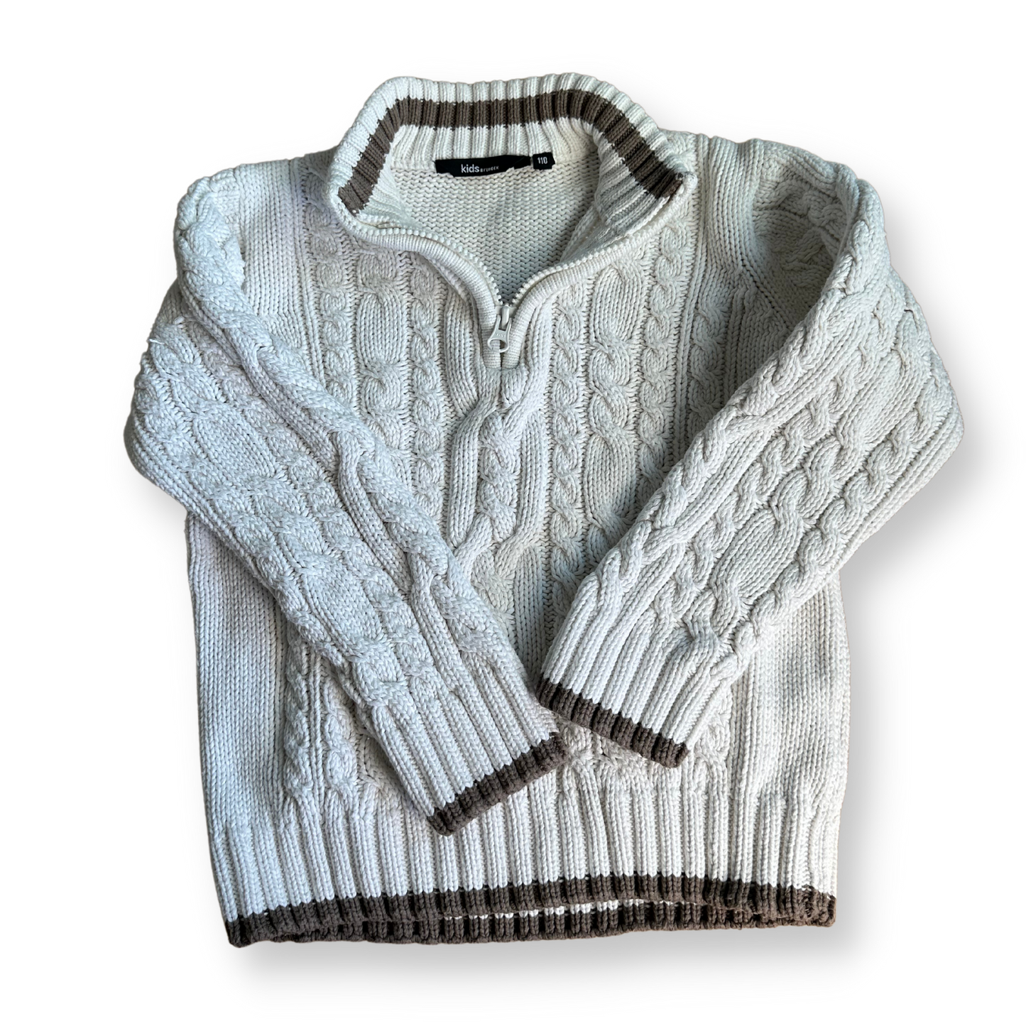 T.110 - Pull tricot col montant