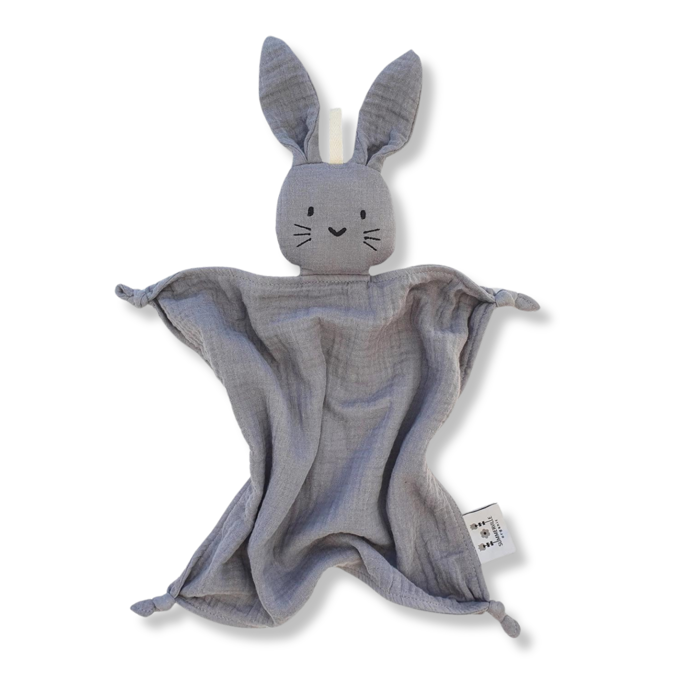 Doudou lapin en coton bio gris avec de longues oreilles et des noeuds au bout des pattes. Il a de petits yeux brodés noir, trois traits de moustache noire de chaque côté de son petit nez en forme de coeur.